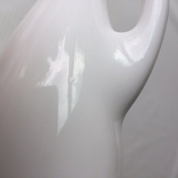 Milk Glass Bud Vase Narrow Pitcher Handle Rose Floral Flower 7" White Vintage - Picture 11 of 12